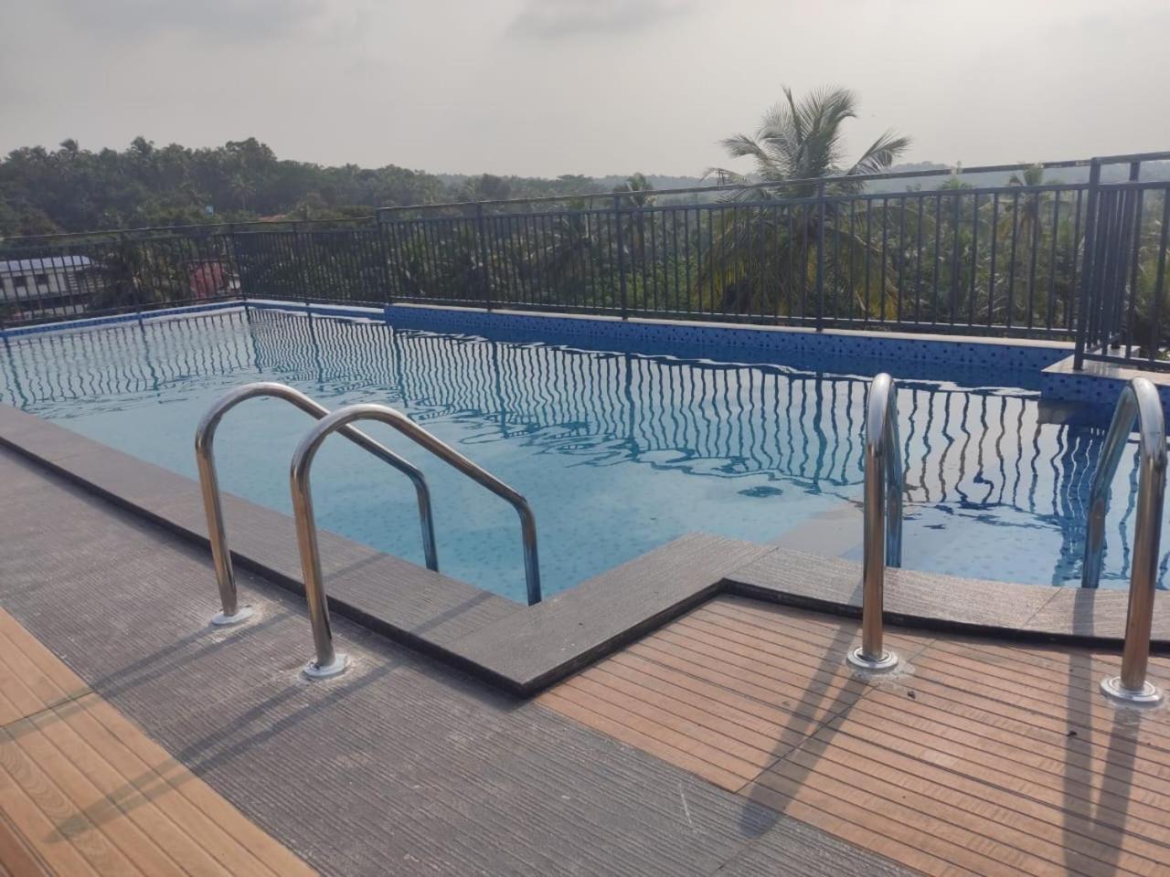 Mandarin Sky Hotel Kannúr Kültér fotó