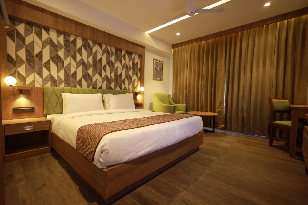 Mandarin Sky Hotel Kannúr Kültér fotó